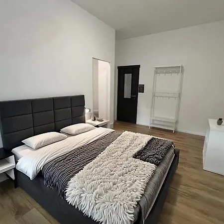 Charleville C Centre - Gare - Aeroport Apartment *
